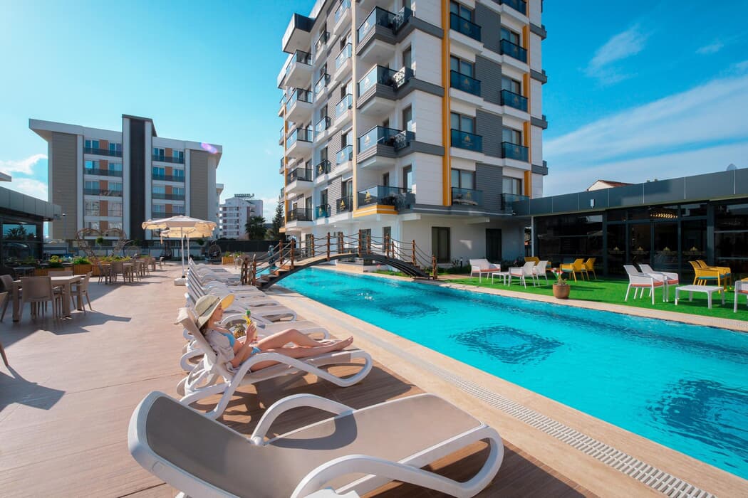 Elysium Deluxe Suites Hotel