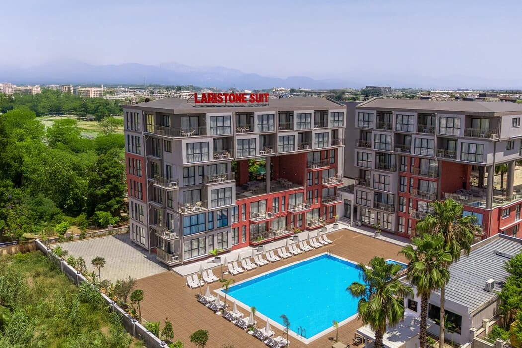 Laristone Suite Spa Hotel